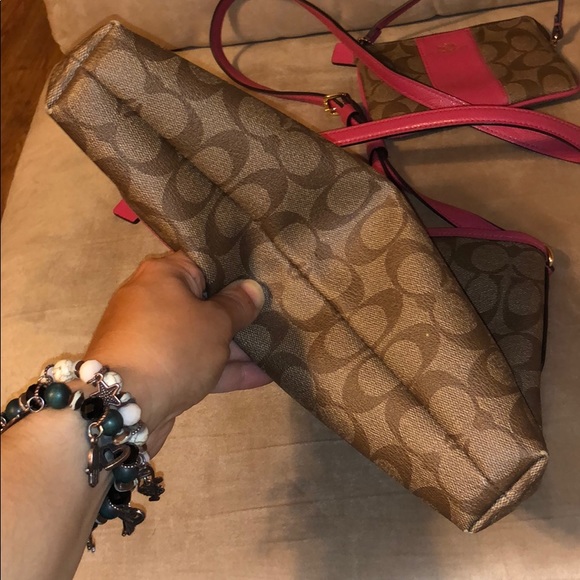 Coach crossbody and wristlet - Picture 4 of 8